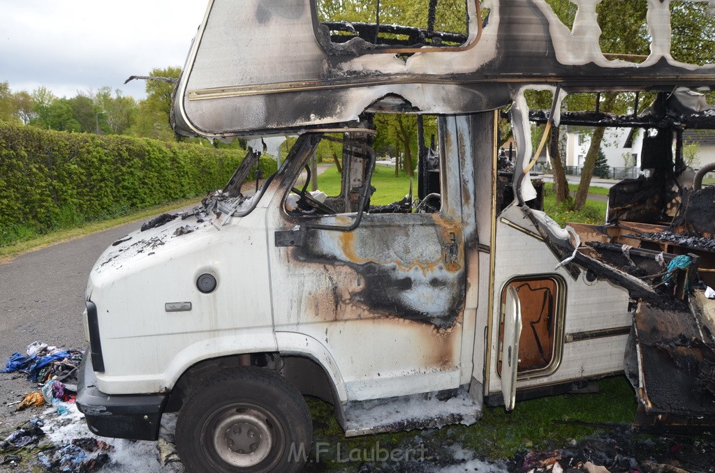 Wohnmobil ausgebrannt Koeln Porz Linder Mauspfad P079.JPG - Miklos Laubert